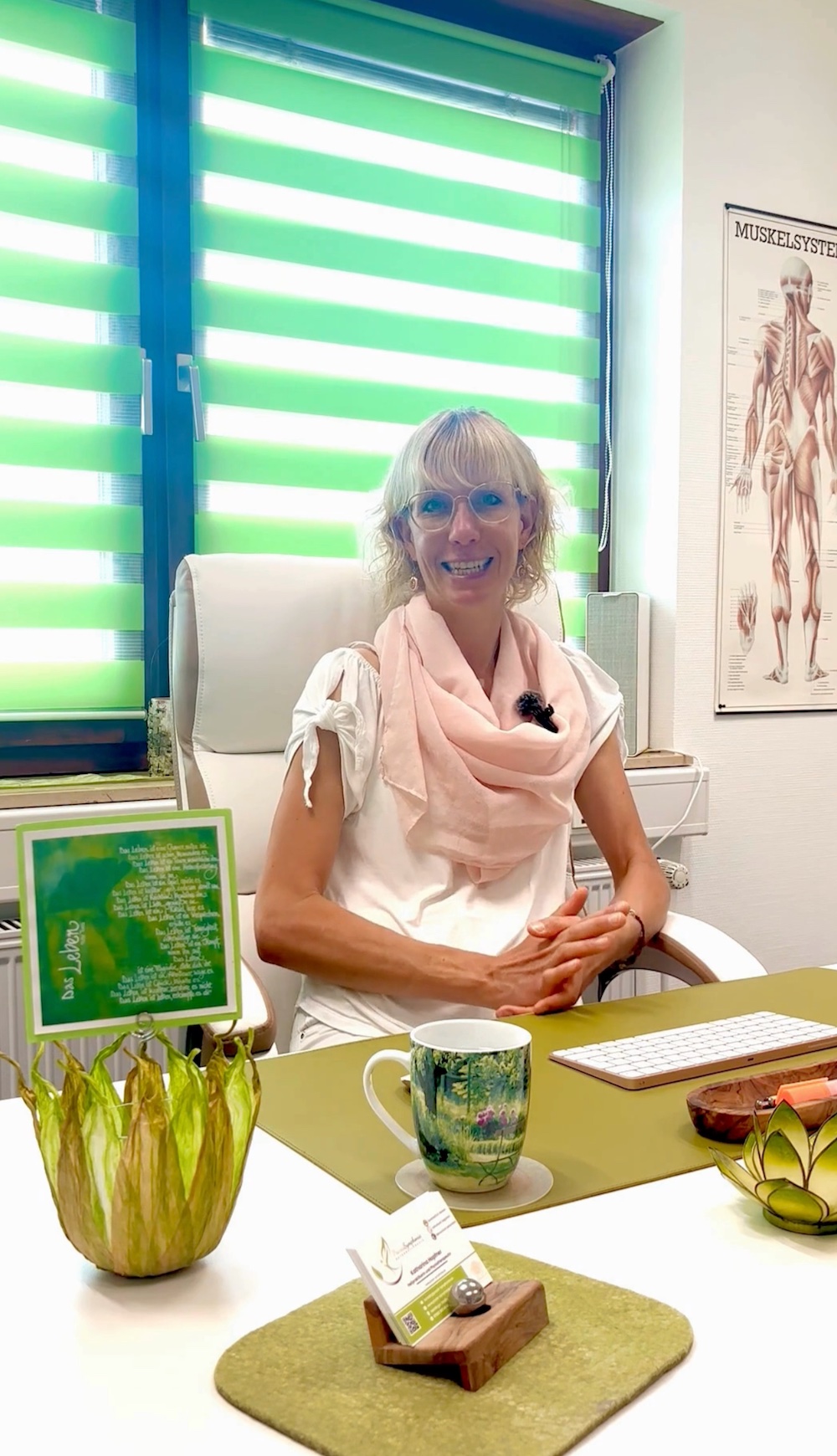 Katharina Hopfner in ihrer Praxis