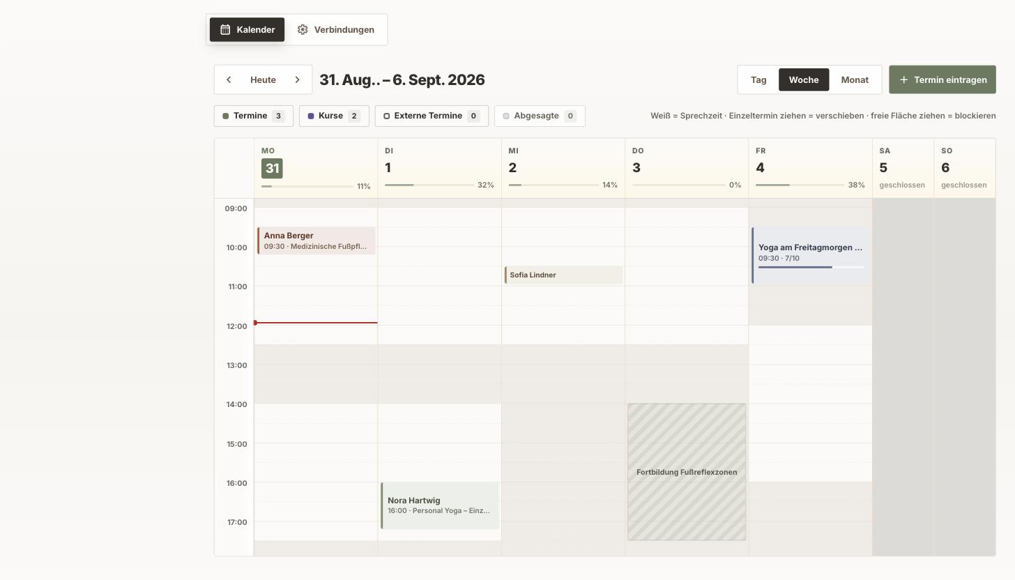 Wochenansicht im Casepoint-Kalender mit Einzelterminen, Kursen, Sprechzeiten und Auslastung je Tag